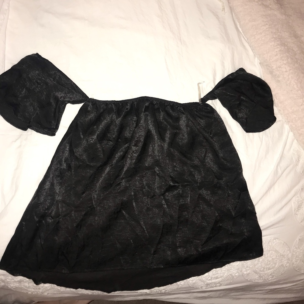 Pitaya Off The Shoulder Black Shirt